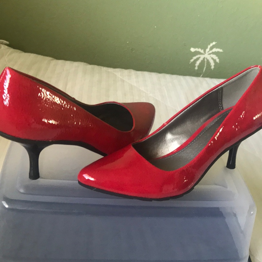 Kenneth Cole heels size 7